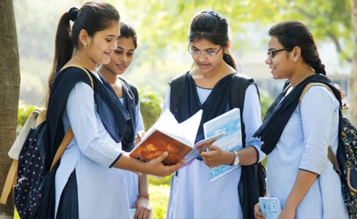 HARYANA की छात्राओं को सरकार एजुकेशनल टूर पर भेजेगी, पढ़िए कैसे