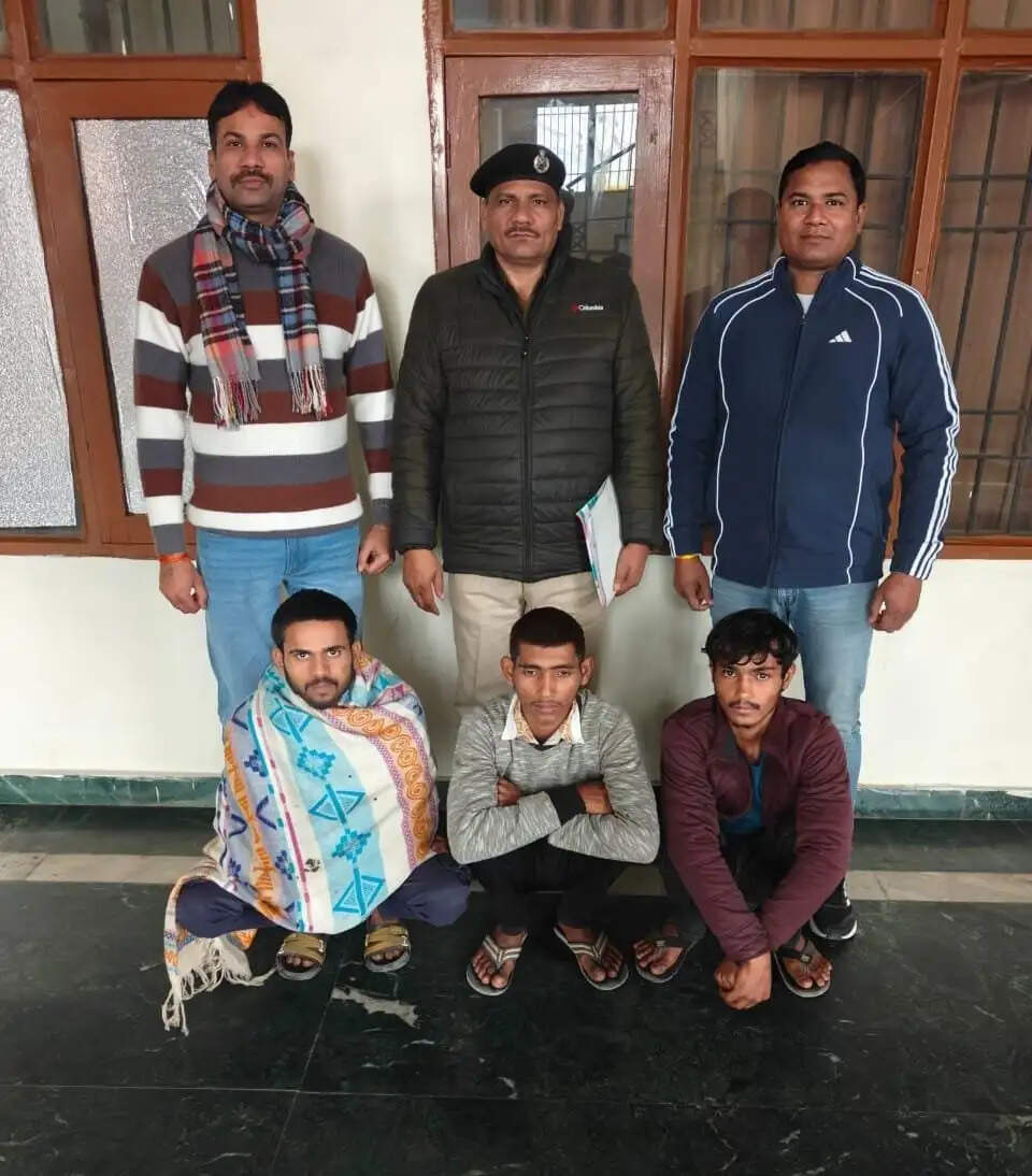 शॉर्टकट तरीके से कमाना चाहते थे पैसे, पुलिस ने किया गिरफ्तार