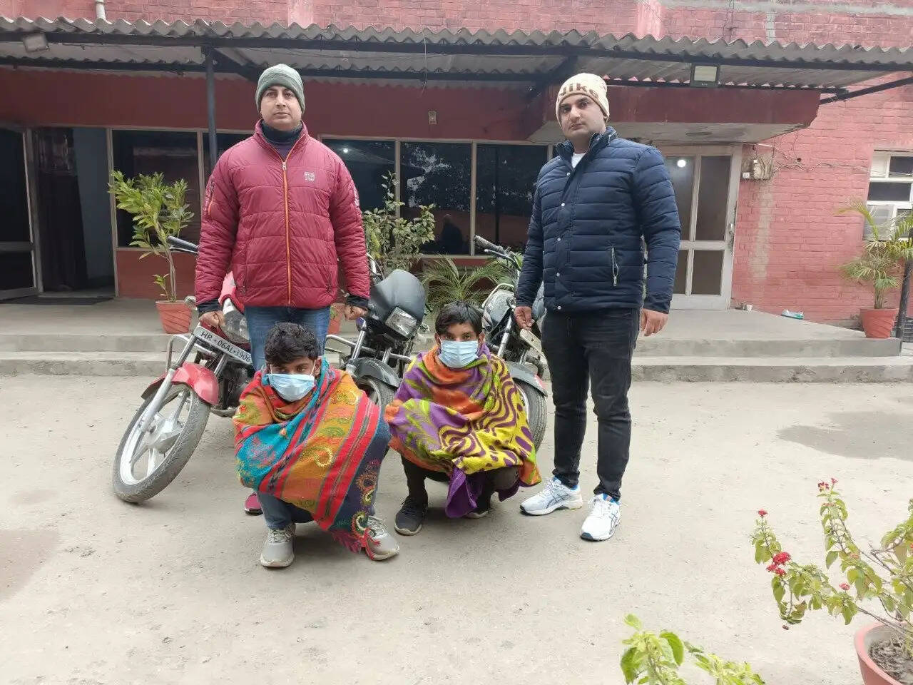 बाइक चोरी की वारदात को अंजाम देने वाले दो युवक काबू, चोरी की तीन बाइक बरामद