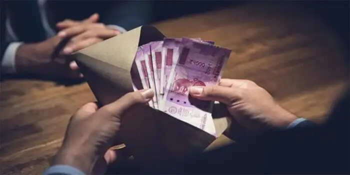 CBI ने EPFO कार्यालय में की छापेमारी कर 2 अधिकारी किये गिरफ्तार