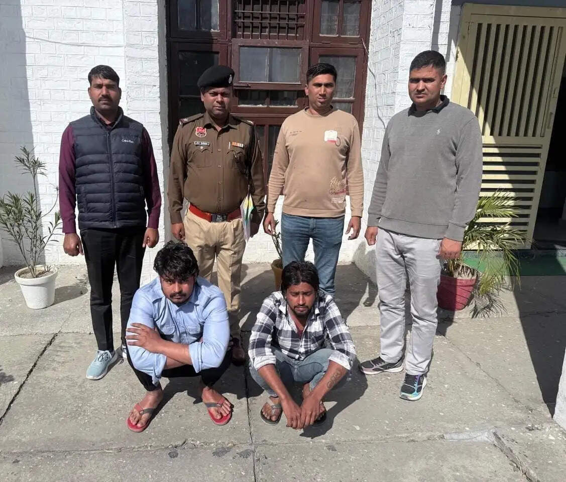 PANIPAT- शराब की लत पूरी करने के लिए बंद कैफे में 2 युवको ने कर ली चोरी, अब गिरफ्तार