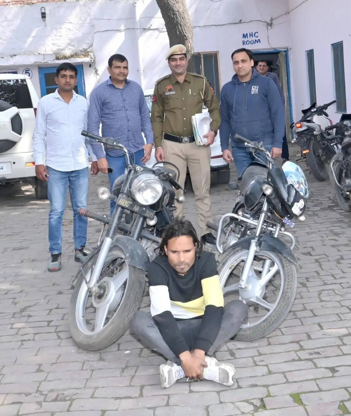 बाइक चलाने के शौक ने युवक को पहुंचा दिया जेल