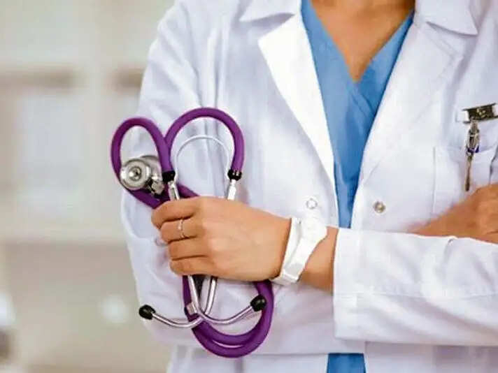 15 जुलाई को हरियाणा के डॉक्टर्स रहेंगे 2 घटे की हड़ताल पर, CMO को सौंपा ज्ञापन