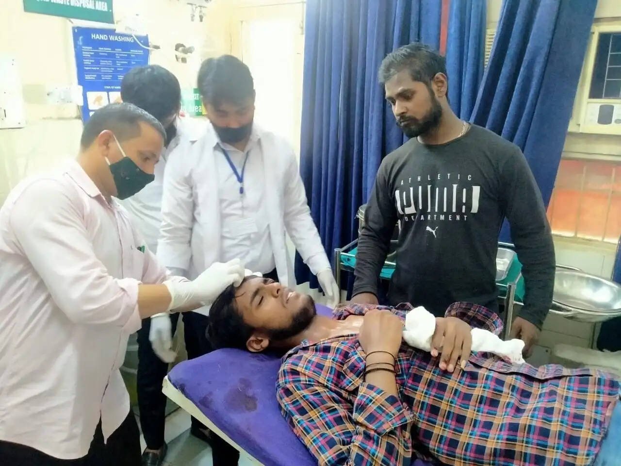 युवक पर गंडासी और तलवारों से हमला कर किया लहूलुहान, पढ़िए क्या है मामला.