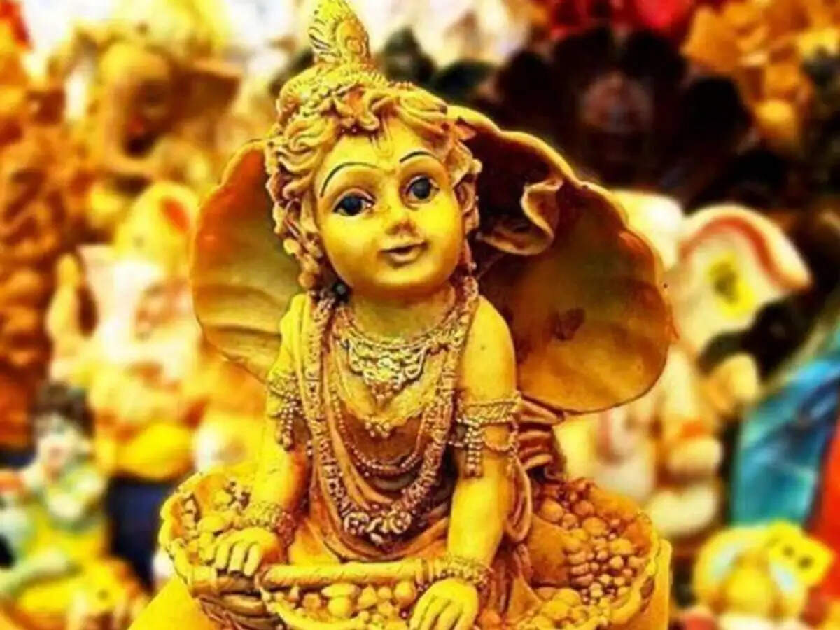 श्रीकृष्ण जन्माष्टमी कल, इस समय करें लड्डू गोपाल की पूजा