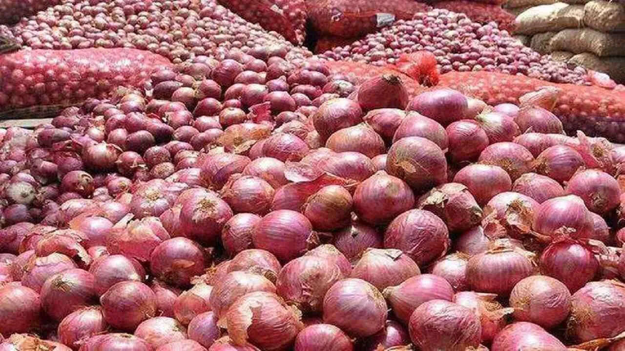 प्याज ने बिगाड़ा बजट, बढ़ गए रेट