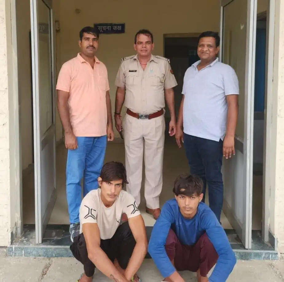 PANIPAT:- पुलिस  ने  ई रिक्शा चालक से मारपीट कर मोबाइल छीनने के 2 आरोपी गिरफ्तार