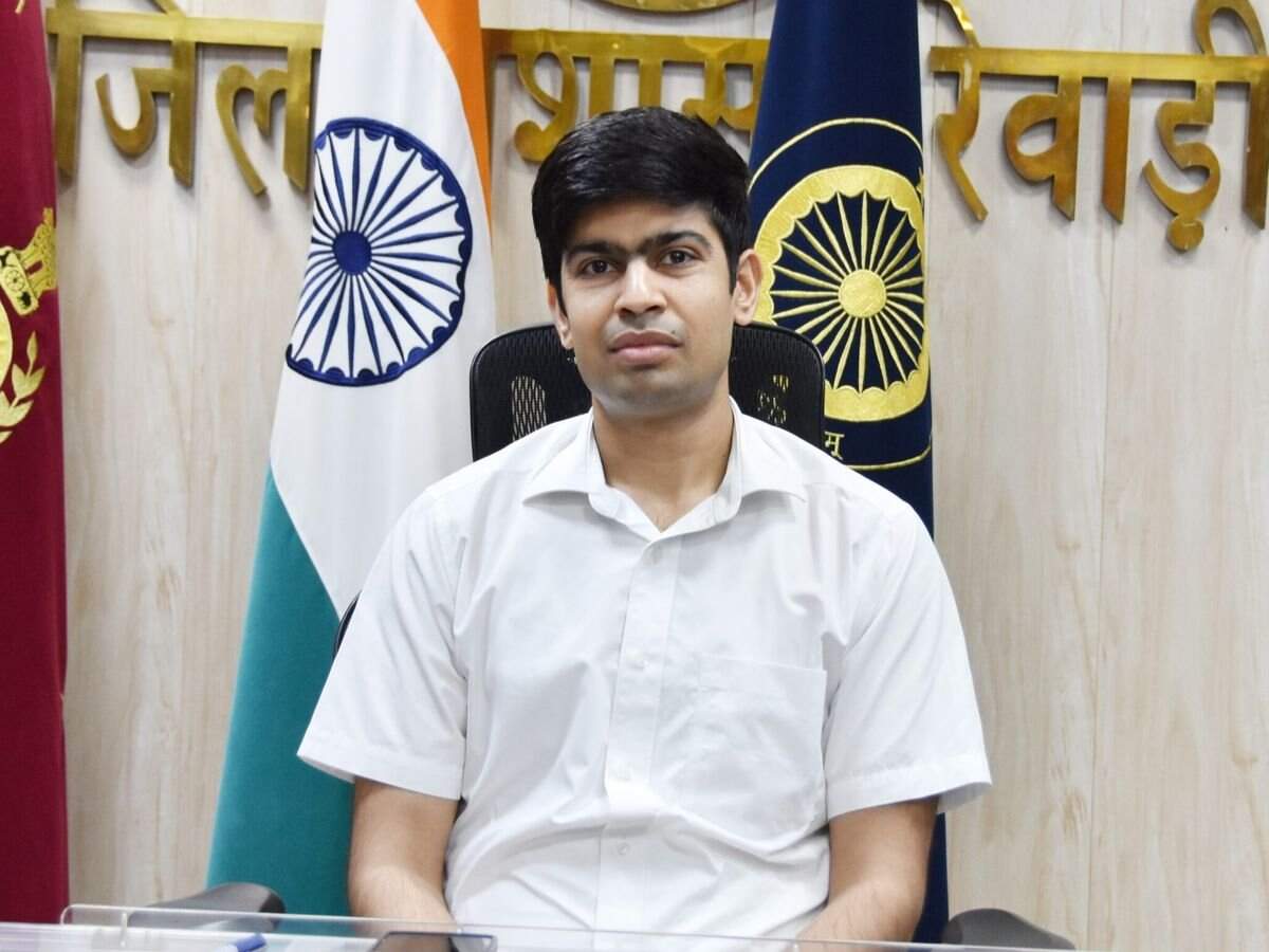 हरियाणा के सरपंच को बिजली चोरी का नोटिस, पहले हो चुके सस्पेंड