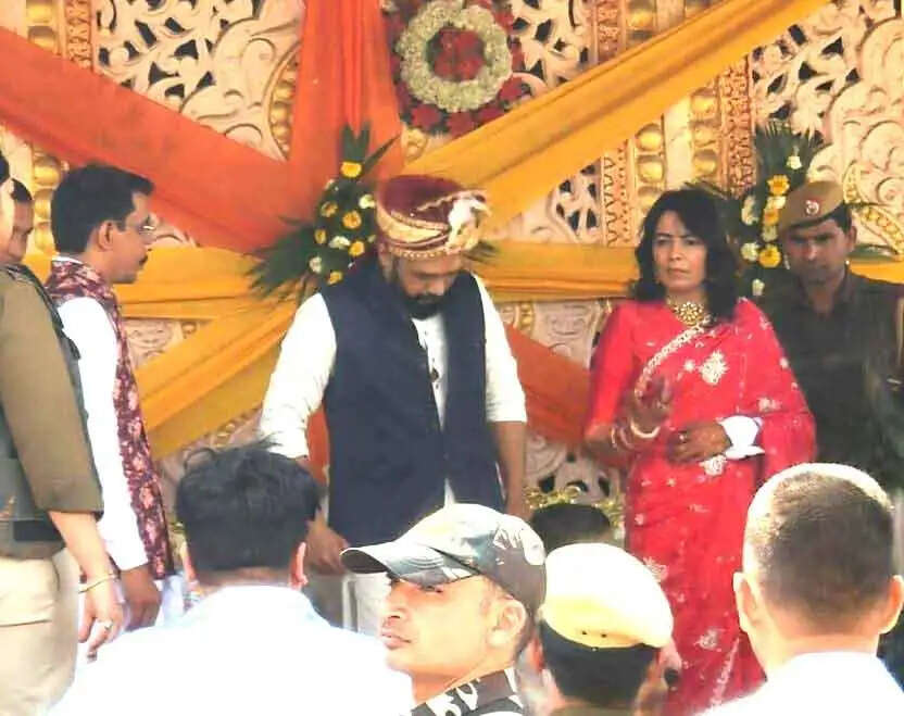 गैंगस्टर काला जठेड़ी-लेडी डॉन की शादी, बार कोर्ड से मेहमानों की एंट्री
