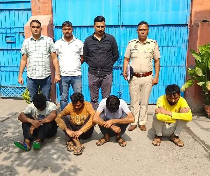 रिफाइनरी टाउनशिप में प्रोडक्शन मैनेजर के घर से सोने व डायमंड के गहने चोरी करने वाले चार आरोपियों से पुलिस रिमांड के दौरान 70 हजार रूपए बरामद