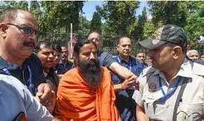 पंतजलि भ्रामक विज्ञापन मामला, पंतजलि ने कहा- 67 अखबारों में  छपवाया माफीनामा, कोर्ट ने अब दिया ये आदेश