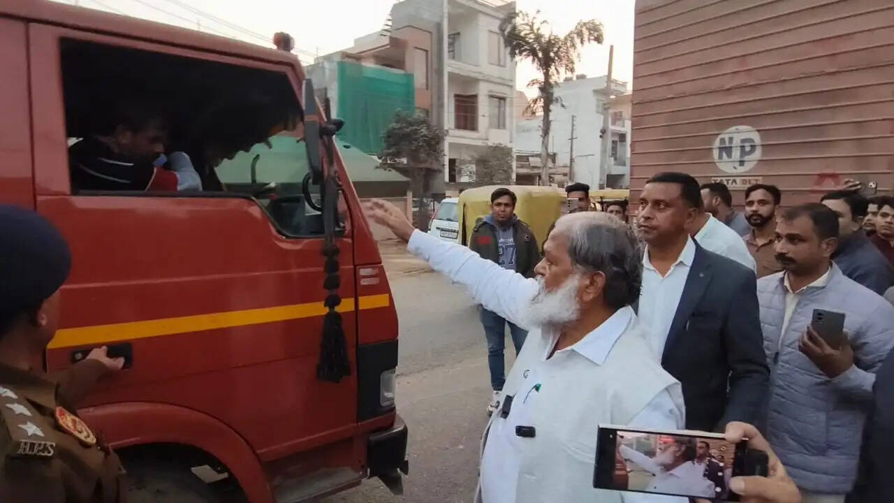परिवहन मंत्री अनिल विज के छापे में 18 चालान हुए, 2.54 लाख रुपए जुर्माना