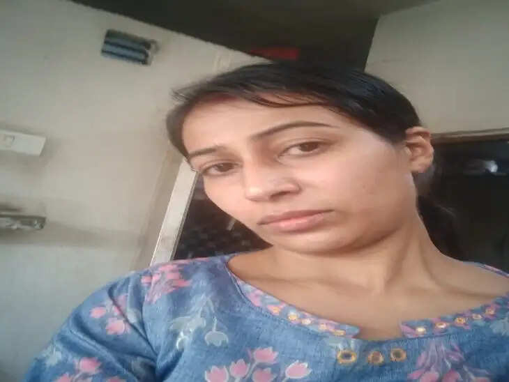 दो ठगों ने महिला को बातों में उलझा कर की ठगी, गहने लेकर हुए फरार, केस दर्ज