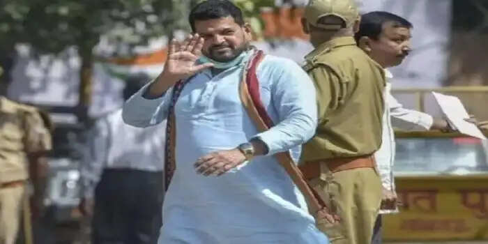 बिना परमिशन के नहीं छोड़ सकते देश, बृजभूषण को मिली रेगुलर बैल