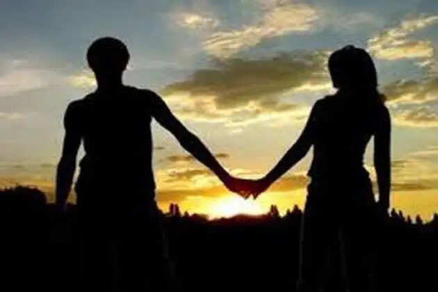 HARYANA:-  6 साल पहले हुई थी शादी, 2 बच्चों की मां प्रेमी साथ फरार, लाखों रुपए के सोने चांदी भी ले गई साथ