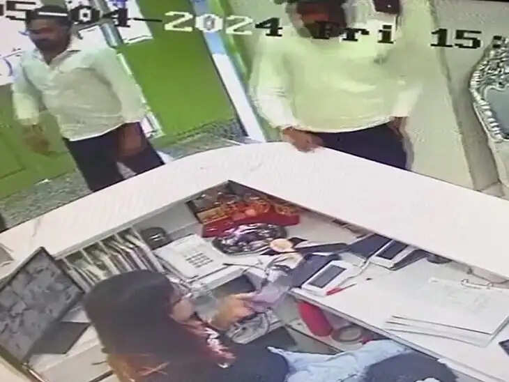 HARYANA:- सैलून में रिसेप्शनिस्ट से छेड़छाड़, विरोध करने पर कर्मचारी के साथ की...