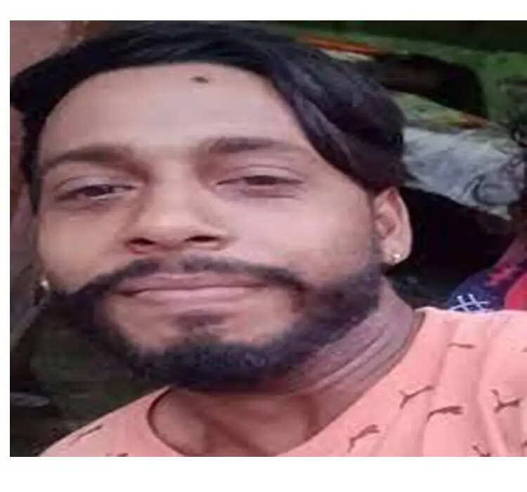 कैंटर ने स्कूटी को मारी टक्कर, एक की मौके पर हुई मौत.