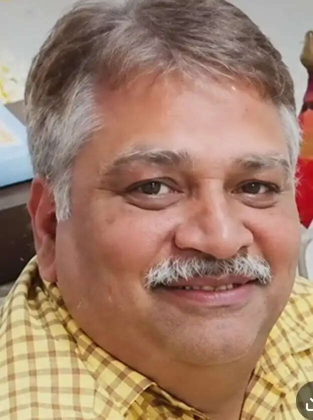 SIR के प्रेशर में लापता हुआ टीचर.. नोट में लिखा:- SDM ने दी चार्जशीट की धमकी..