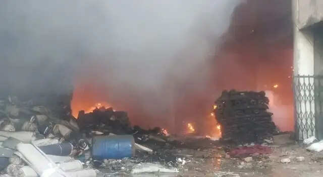 पानीपत की कारपेट फैक्‍ट्री में लगी भयंकर आग, आग ने मचाया तांडव, देखिए तस्वीरे