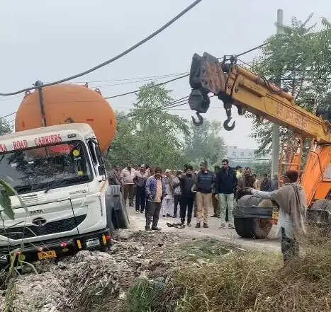 PANIPAT में बड़ा हा*दसा, टैंकर के नीचे दबे बाप-बेटा, हुई मौत