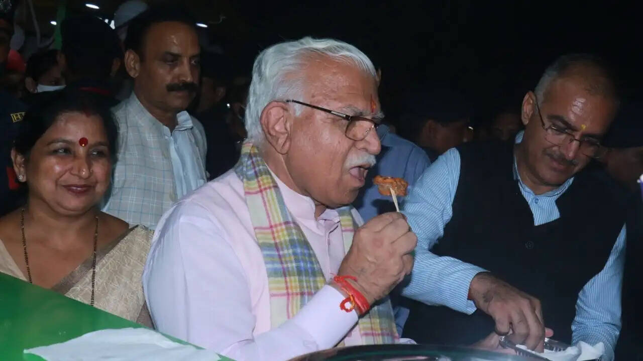 मुख्यमंत्री मनोहर लाल ने रिबन काटकर की बनी नाइट मार्केट की शुरूआत, कही ये बात
