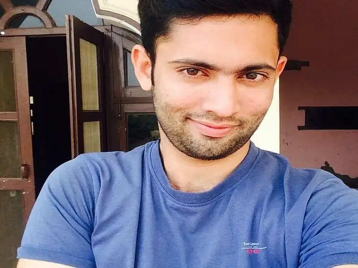 भाई की शादी के लिए आया था घर, पोस्टमैन की गोली मारकर हत्या