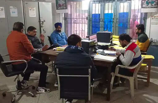 पानीपत RTA कार्यालय में सीएम फ्लाइंग की रेड़