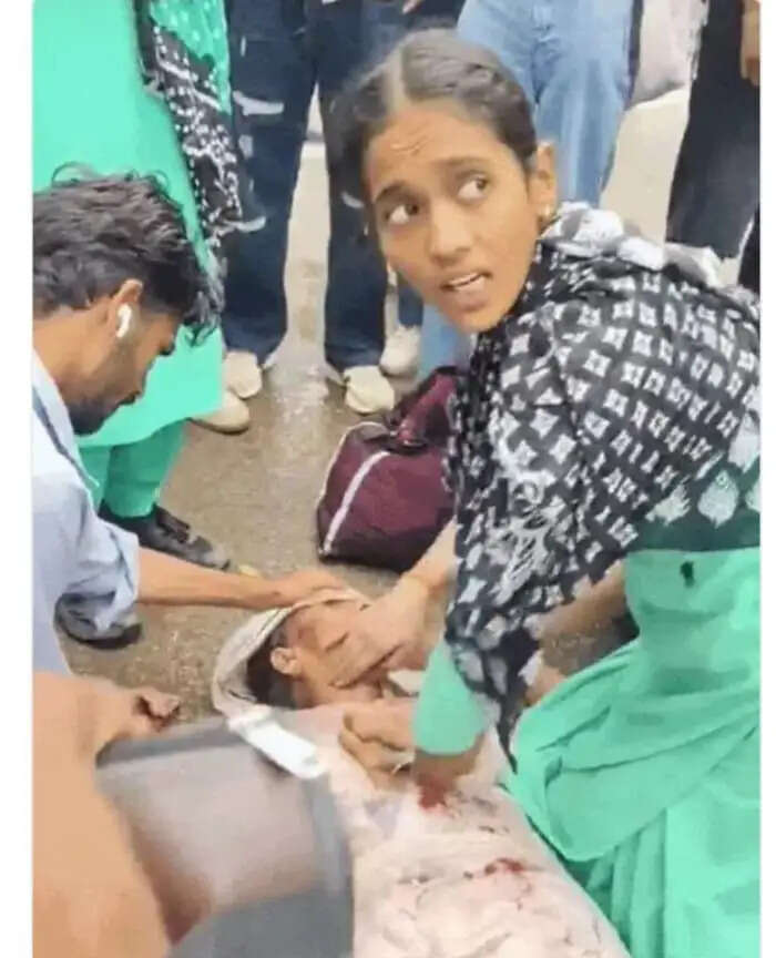 बीच सड़क नर्सिंग स्टूडेंट बनी फरिश्ता, CPR देकर बचाई महिला की जान