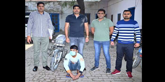 Bike चोरी करने वाला आरोपी गिरफ्तार, 1 बाइक भी बरामद