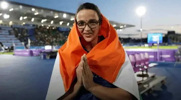 कॉमनवेल्थ गेम्स 2026: लवप्रीत ने जीता सिल्वर, सीमा के नाम ब्रॉन्ज; भारत 10वें स्थान पर..