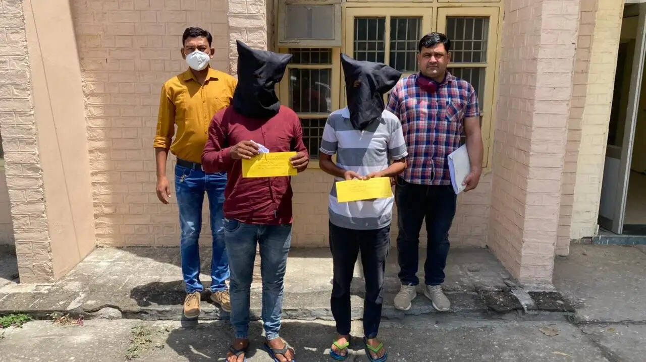 स्नेचिंग की वारदात को अंजाम देने वाला दूसरा आरोपी गिरफ्तार, मोबाइल और पैसे बरामद