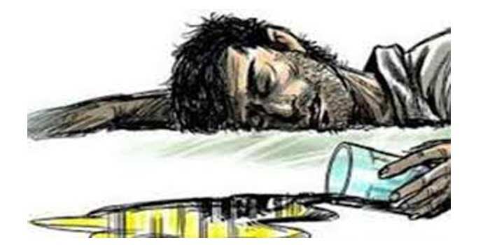 जहरीली शराब बनी मौत का कारण, परिजनों ने लगाए हत्या के आरोप, पढिए पूरा मामला.