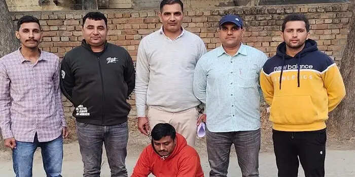 2 जिलों में नशा सप्लाई करने आया था तस्कर, 30 लाख की चरस समेत किया काबू