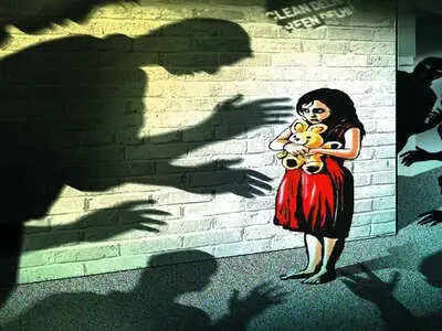 12 साल की बच्ची से सामूहिक दुष्कर्म, वीडियो बनाकर वायरल किया, 6 में से 5 आरोपी नाबालिग