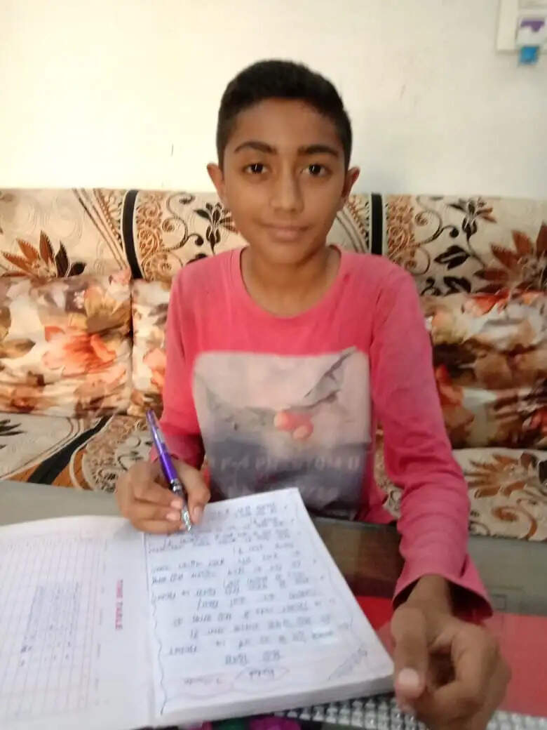 लक्ष्य इंटरनेशनल स्कूल में हिंदी दिवस के उपलक्ष में बच्चों ने दिखाया हुनर