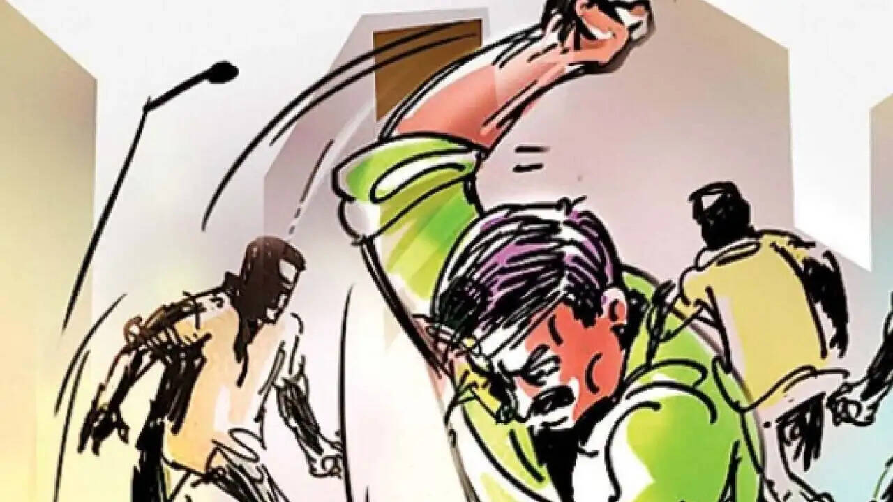 दो युवकों पर हमला कर मोटरसाइकिल छीन फरार हुए बदमाश, पढिए यहां.