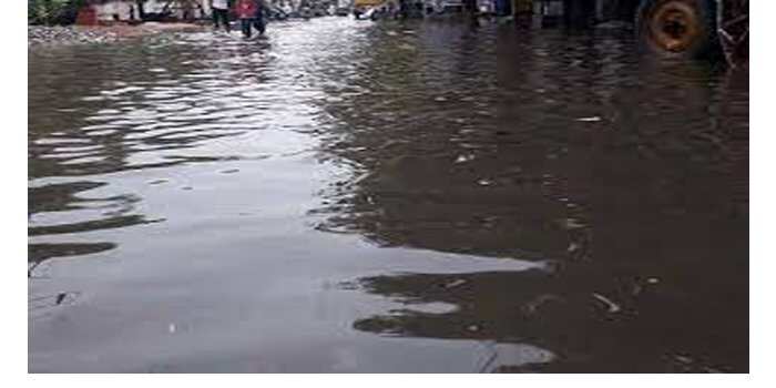 बारिश के पानी में करंट उतरने से हुई 4 लोगों की मौत.
