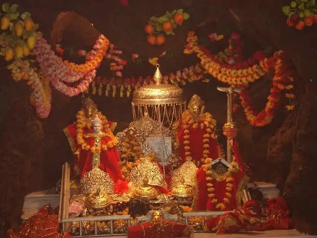 वैष्णो देवी जाने वाले भक्तों के लिए जरूरी खबर, इन चीजों पर लगा बैन&nbsp;&nbsp;