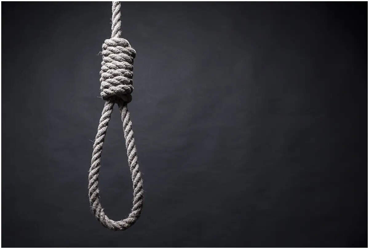3 महीने पहले की थी लव मैरिज, महिला और ननदोई ने फंदा लगा दी जान