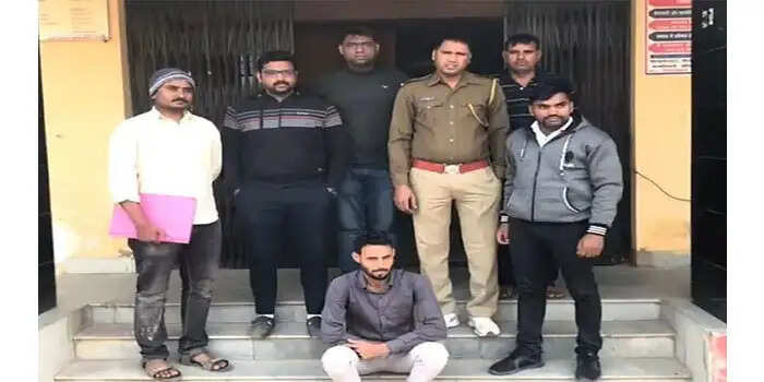 युवक ने लड़की बनकर विधायक से की चैट, और फिर..