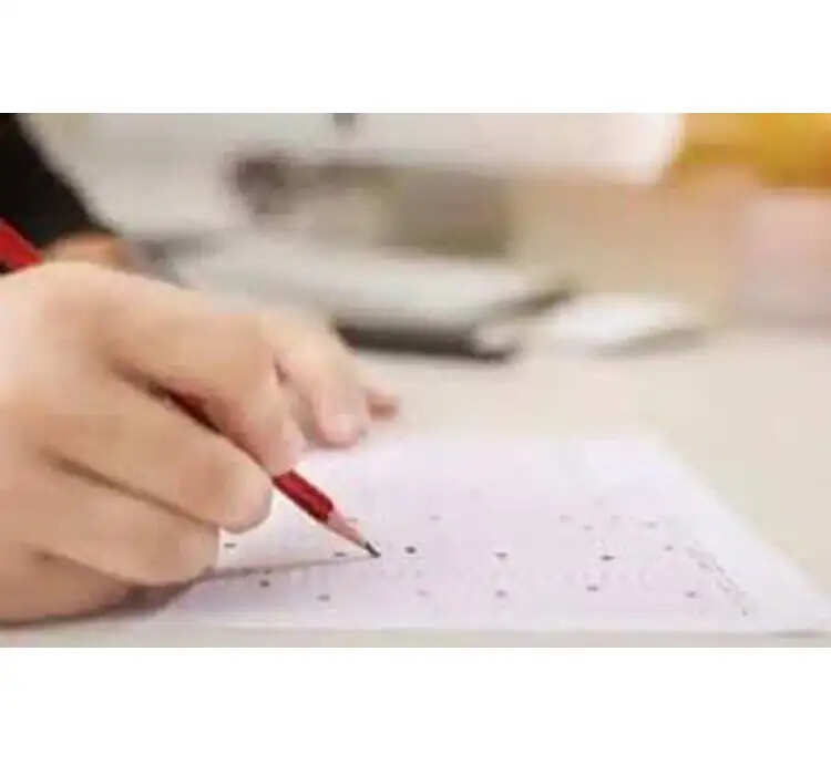 सब इंस्पेक्टर भर्ती परीक्षा की दो शिफ्ट में हुई परीक्षा, पानीपत से जुडे प्रश्न भी पूछे.