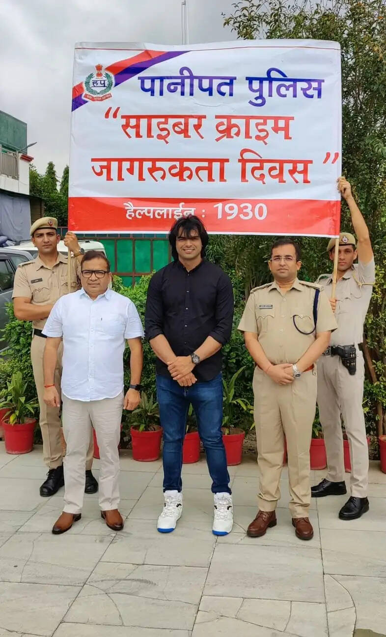 पानीपत में अचानक पहुंचे गोल्डन ब्वाय नीरज चौपड़ा, पढ़िए पूरी खबर