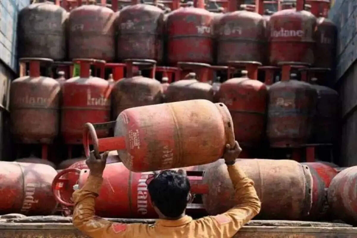 केंद्र सरकार ने LPG गैस सब्सिडी को लेकर किया एलान, इन ग्राहकों को मिलेगी सब्सिडी