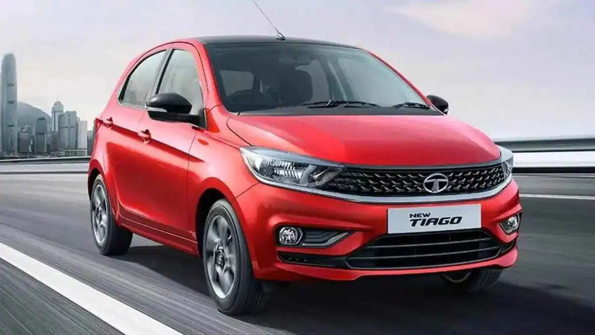 CNG कार खरीदने का प्लान? Tata Tiago पर मिल रही 50 हजार रुपये तक की भारी छूट