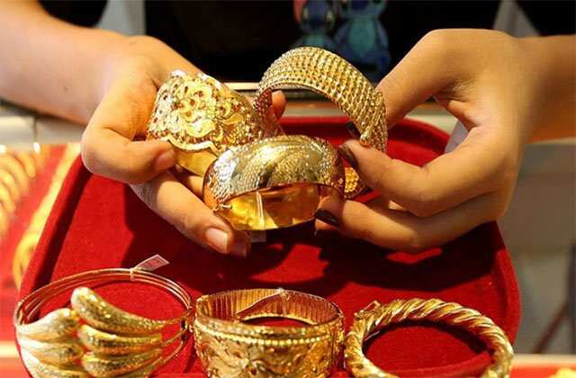 करवा चौथ से पहले सोने की कीमतों में बढ़ोतरी, जाने कितना महंगा हुआ ?&nbsp; &nbsp;