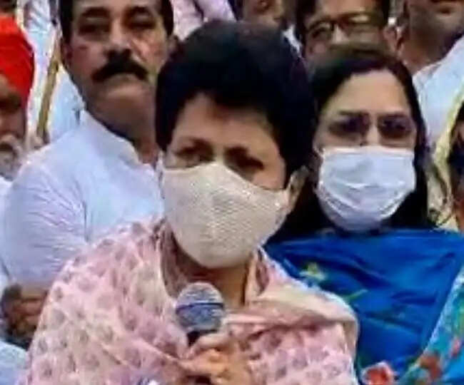 करनाल लाठीचार्ज मामले पर गरमाई सियासत, कांग्रेस प्रदेशाध्यक्ष पहुंची बसताडा टोल.