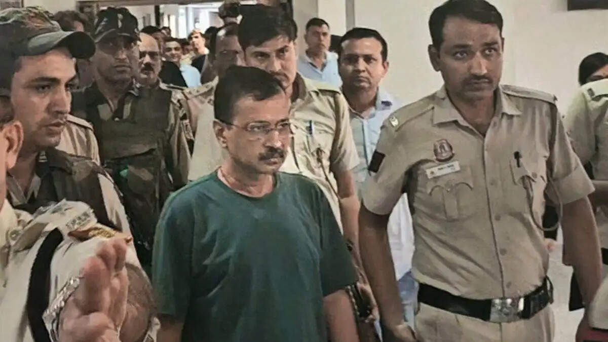 केजरीवाल को 14 दिन की न्यायिक हिरासत में भेजा गया