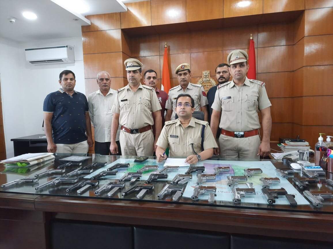Panipat: 35 पिस्टल, 45 मैगजीन के साथ हथियार तस्कार गिरोह का पर्दाफाश