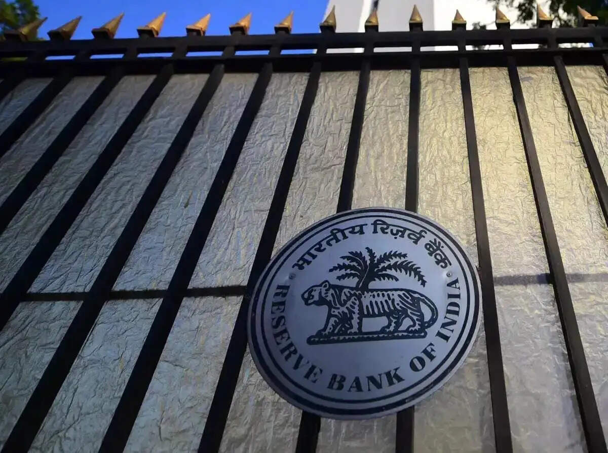 RBI:लोन डिफॉल्ट पर बैंक नहीं कर सकेंगे मोबाइल-लैपटॉप लॉक,1 जनवरी 2027 से लागू होंगे नये नियम..