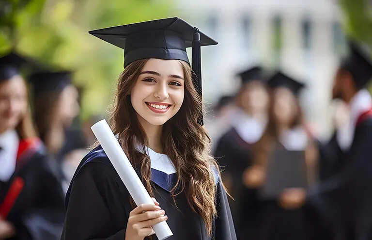 UGC का बड़ा फैसला: अब 1 साल में होगी PG डिग्री, ऑनलाइन और ODL से भी मिलेगा मौका